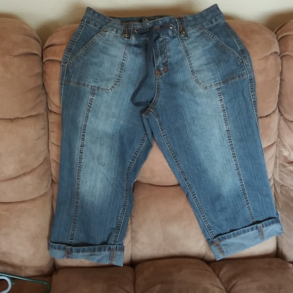 Women's Capris